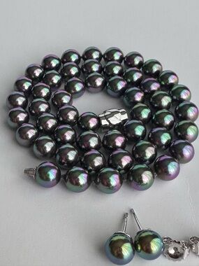 Imitation Pearl necklace & Earrings set Iridescent Glass Pearl Necklace